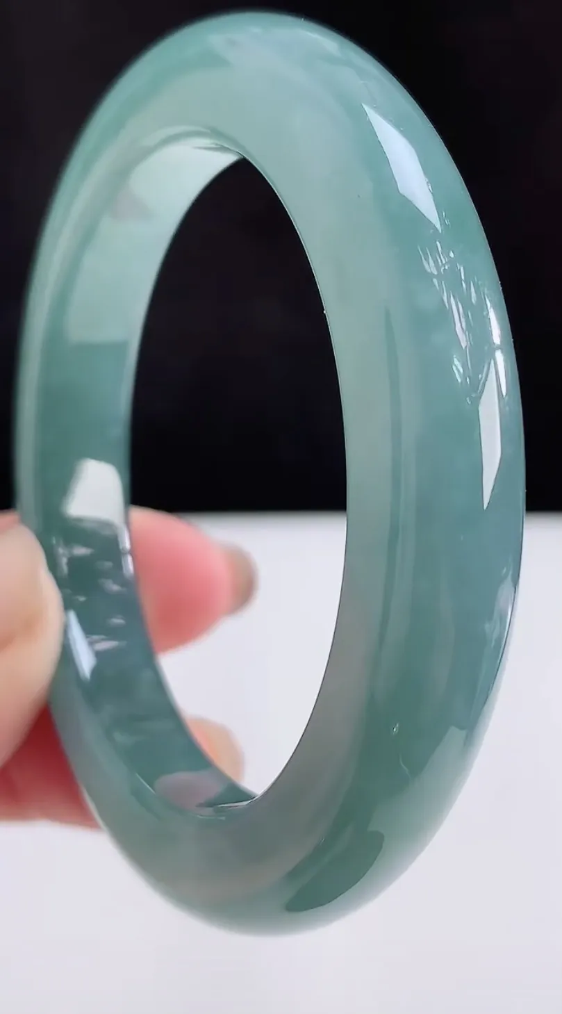 圈口50-51翡翠a货小圈口冰种蓝水宽边手镯 尺寸51-10-9.3，重:51.57G