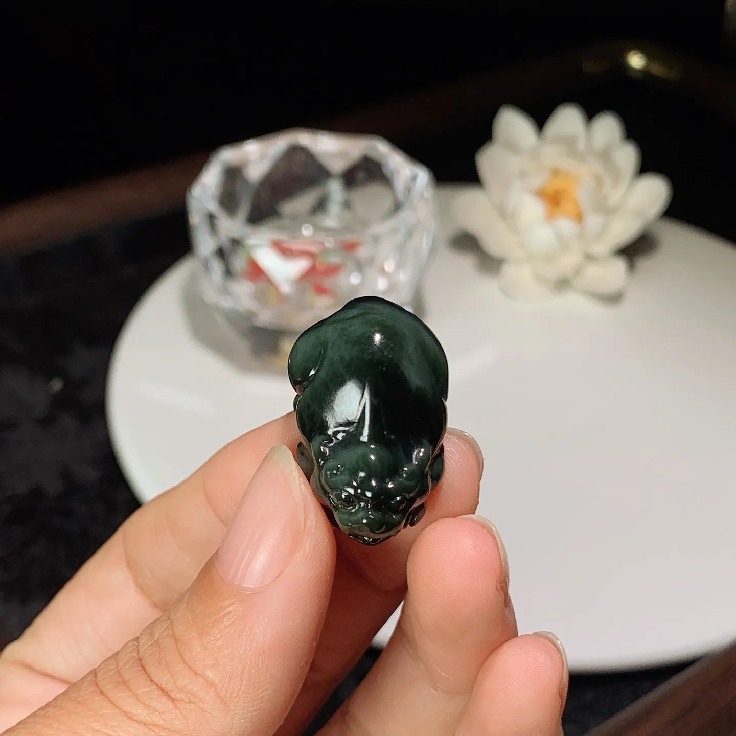 和田玉黑猫眼俄罗斯碧玉招财进宝貔貅挂件。尺寸28/18/13重10.3克。玉质细腻油润。手推出油。佩戴高端典雅。lt251128