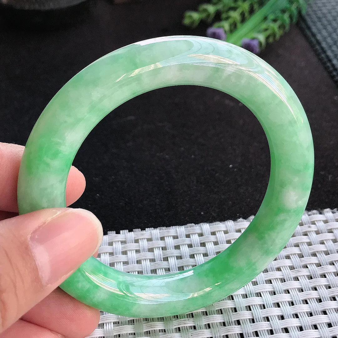 天然A货翡翠55/11.2老坑精美温润满绿圆条手镯玉手镯