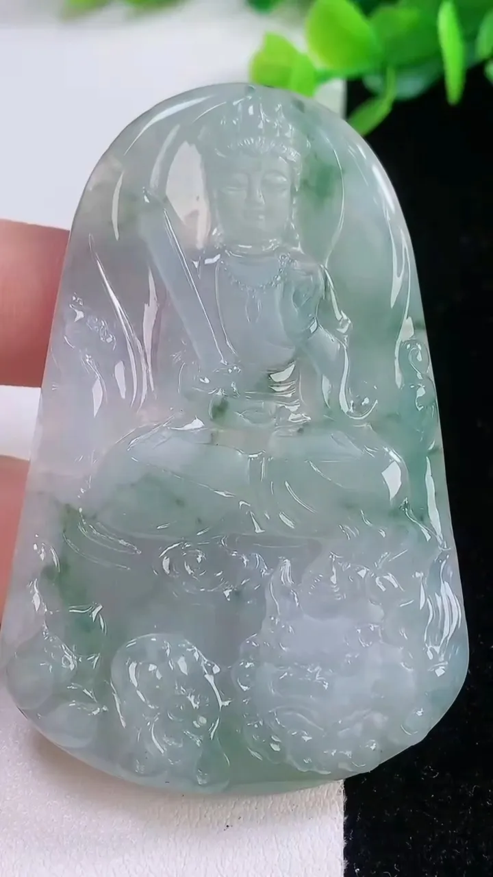 天然A货翡翠冰种飘花文殊菩萨吊坠，尺寸66-42.5-5，重量:30.59g
12月1日