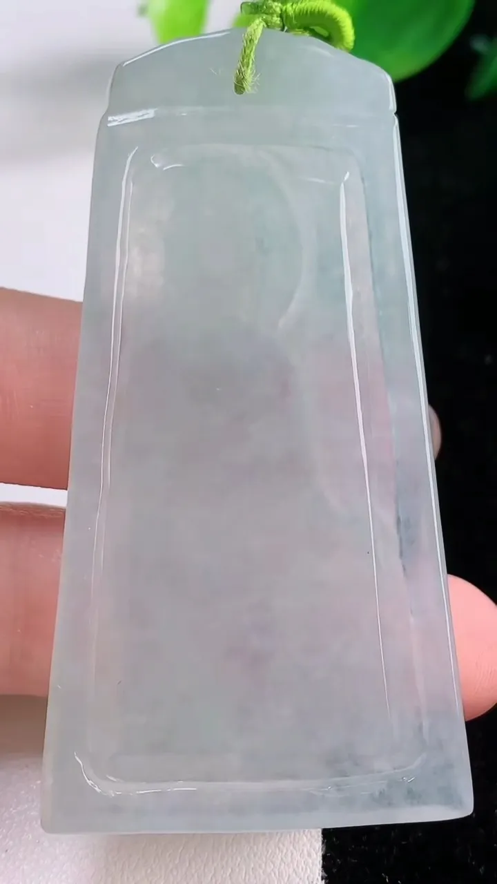 天然A货翡翠文殊菩萨吊坠，尺寸64.4-34.6-5，重量:23.81g
12月1日