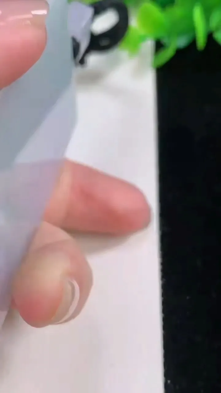 天然A货翡翠无事牌吊坠，尺寸63-41.7-4.7，重量:45.56g
12月1日