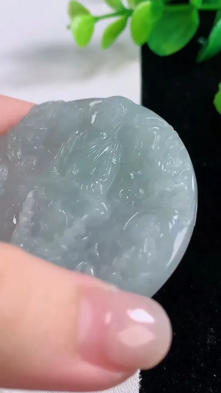 天然A货翡翠九龙至尊 龙牌吊坠，尺寸53.5-8.2，重量:44.00g
12月1日