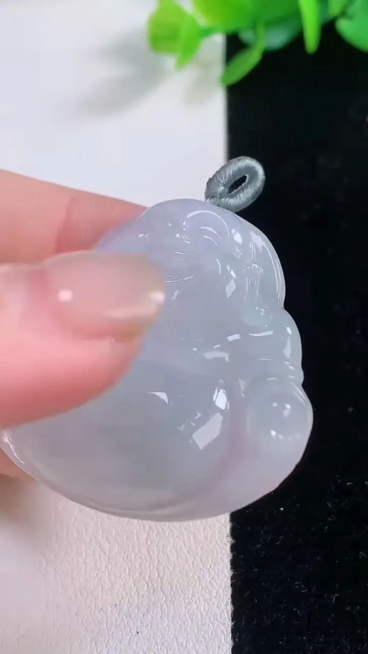 天然A货翡翠冰种飘花佛公吊坠，尺寸36.3-40.3-7.3，重量:14.73g
12月1日