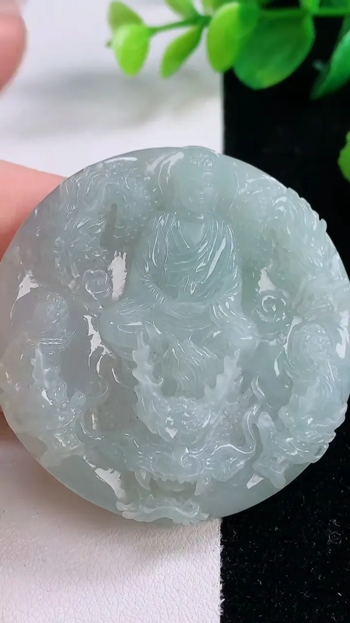 天然A货翡翠九龙至尊 龙牌吊坠，尺寸53.5-8.2，重量:44.00g
12月1日