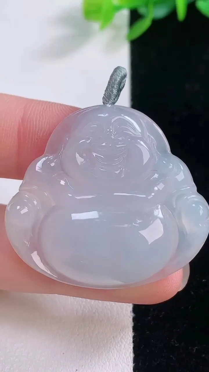 天然A货翡翠佛公吊坠，尺寸32.8-36.7-6.4，重量:11.35g
12月1日