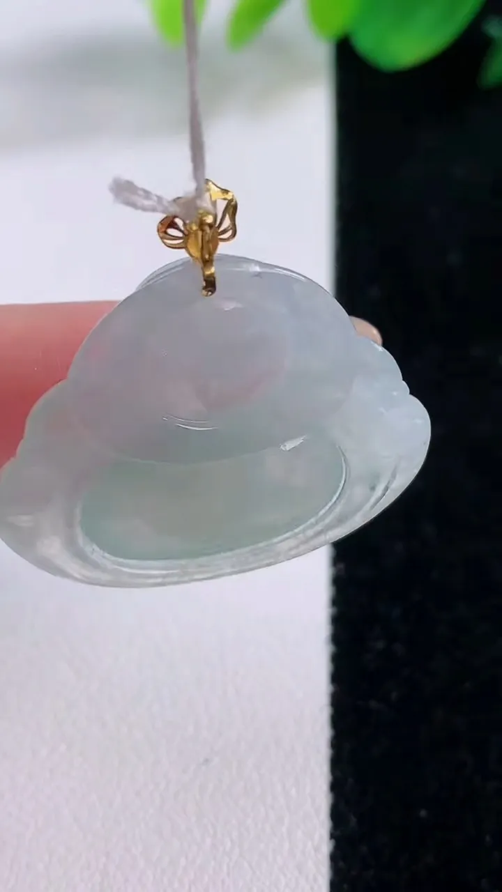 天然A货翡翠佛公吊坠，尺寸26.3-31.2-5.8，重量:6.89g
12月1日