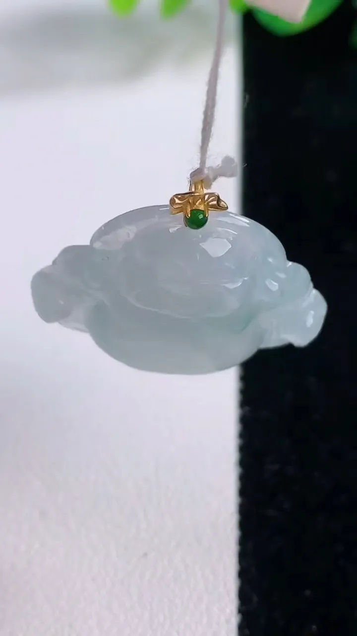 天然A货翡翠佛公吊坠，尺寸25-29.6-5，重量:6.33g
12月1日