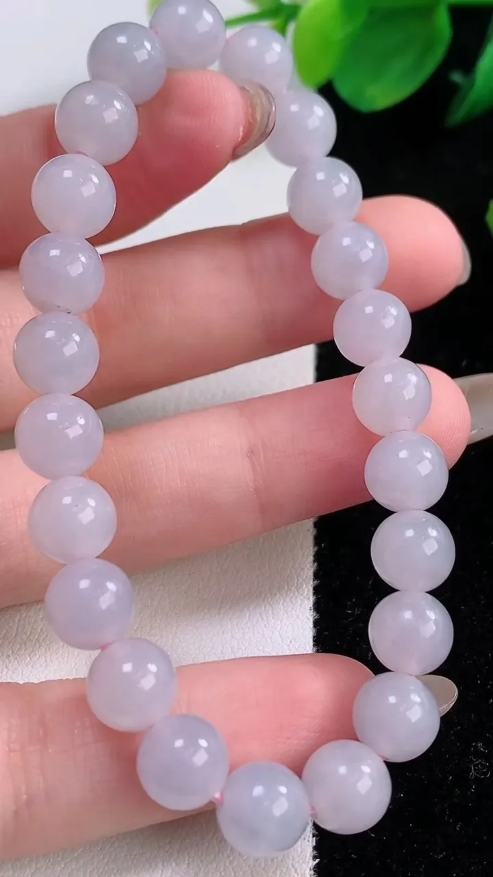 天然A货翡翠紫罗兰圆珠手串，尺寸7.9-23颗，重量:20.13g12月1日
工厂直销收藏佳品,种好水足，色泽均匀，有种有色，上手高大气！