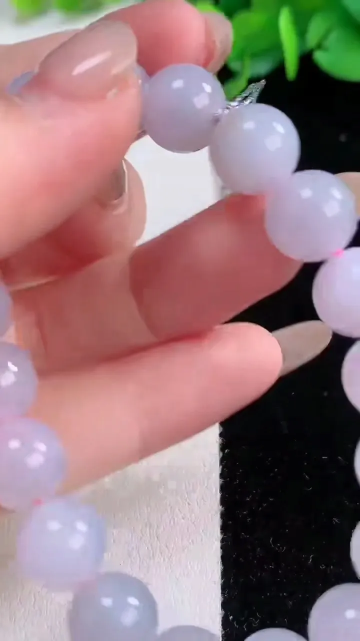 天然A货翡翠种紫罗兰圆珠手串19颗，尺寸9.7，重量:32.04g12月1日
工厂直销收藏佳品,种好水足，色泽均匀，有种有色，上手高大气！