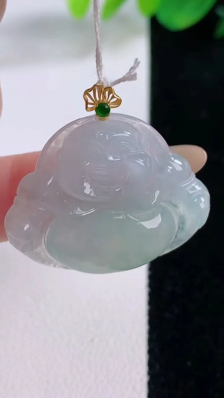 天然A货翡翠佛公吊坠，尺寸26.3-31.2-5.8，重量:6.89g
12月1日