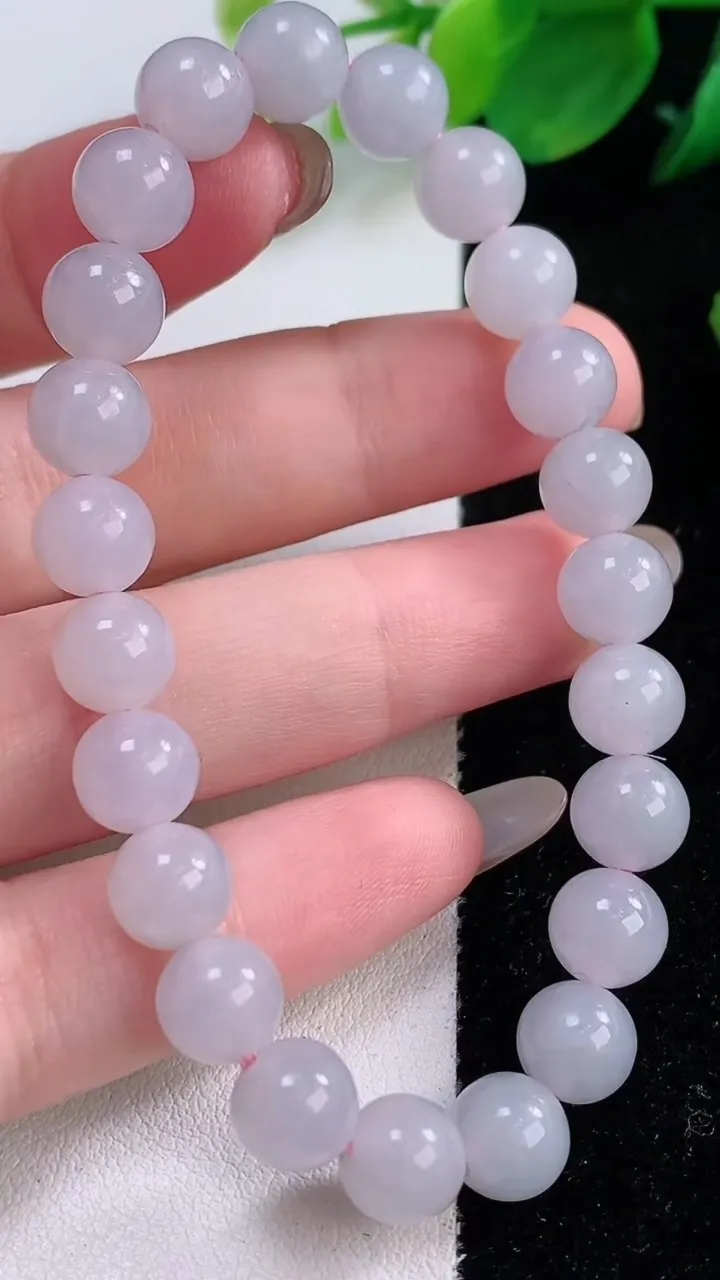天然A货翡翠紫罗兰圆珠手串，尺寸7.9-23颗，重量:20.13g12月1日
工厂直销收藏佳品,种好水足，色泽均匀，有种有色，上手高大气！