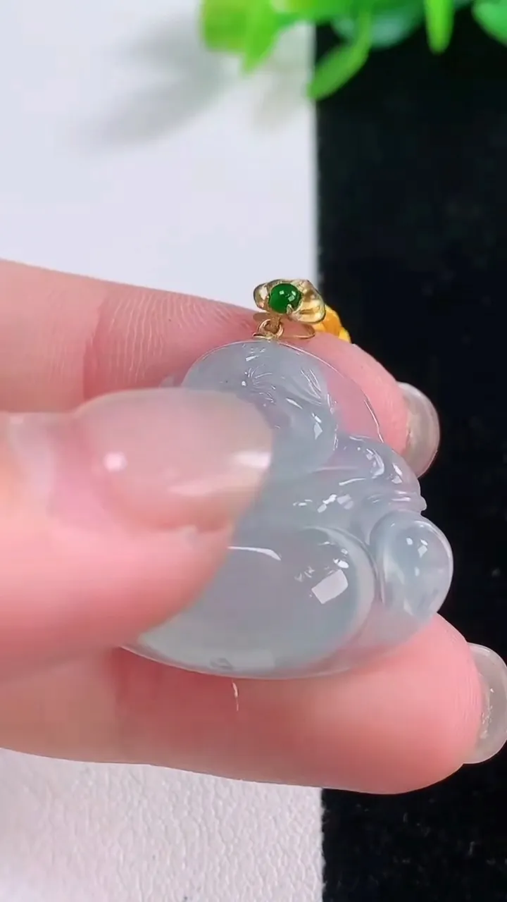 天然A货翡翠佛公吊坠，尺寸23-28.5-5.7，重量:5.34g
12月1日