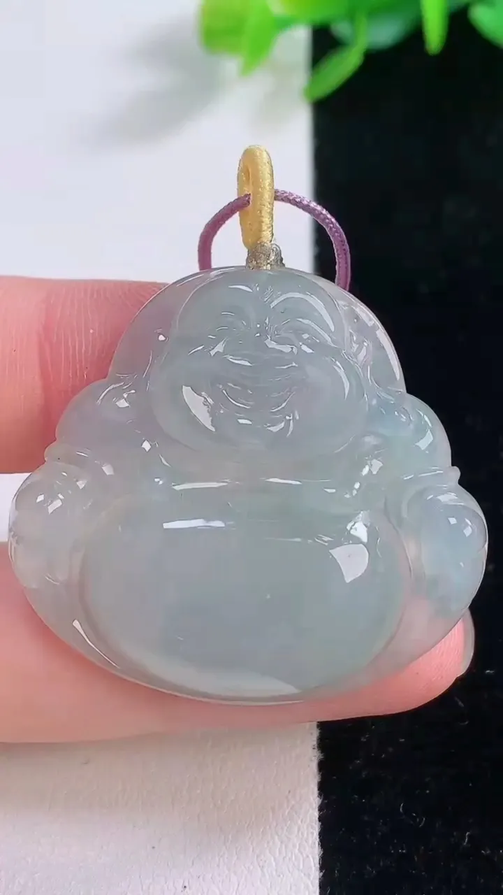 天然A货翡翠佛公吊坠，尺寸333-36.4-6.7，重量:13.00g
12月1日