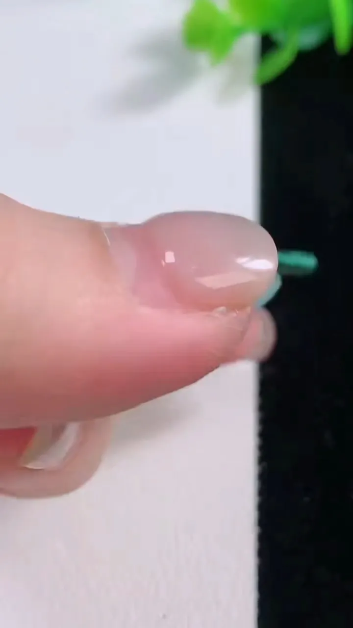 天然A货翡翠平安扣吊坠，尺寸40-5，重量18.24g
12月1日