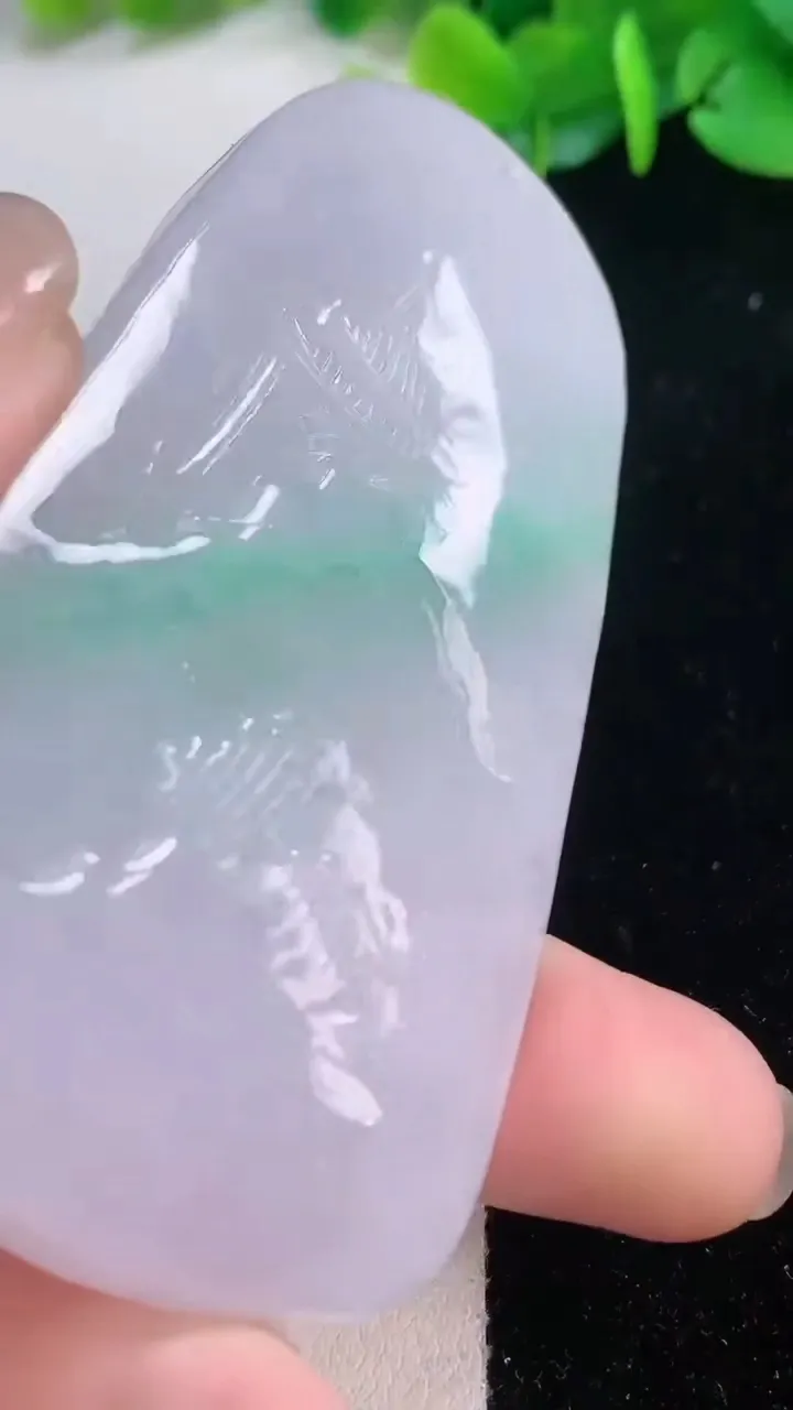 天然A货翡翠山水牌吊坠，尺寸767-42.5-10.4，重量:54.22g
12月1日