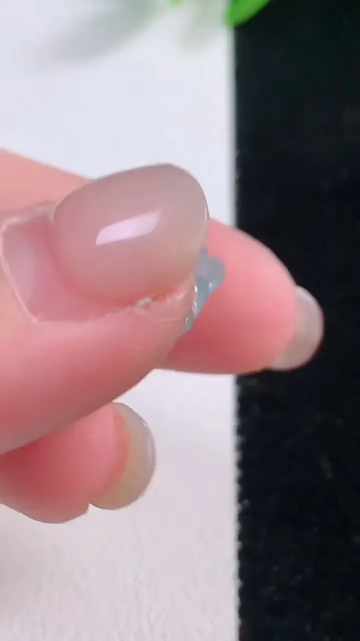 天然A货翡翠佛公吊坠，尺寸20.6-23-5.6，重量:3.73g
12月1日