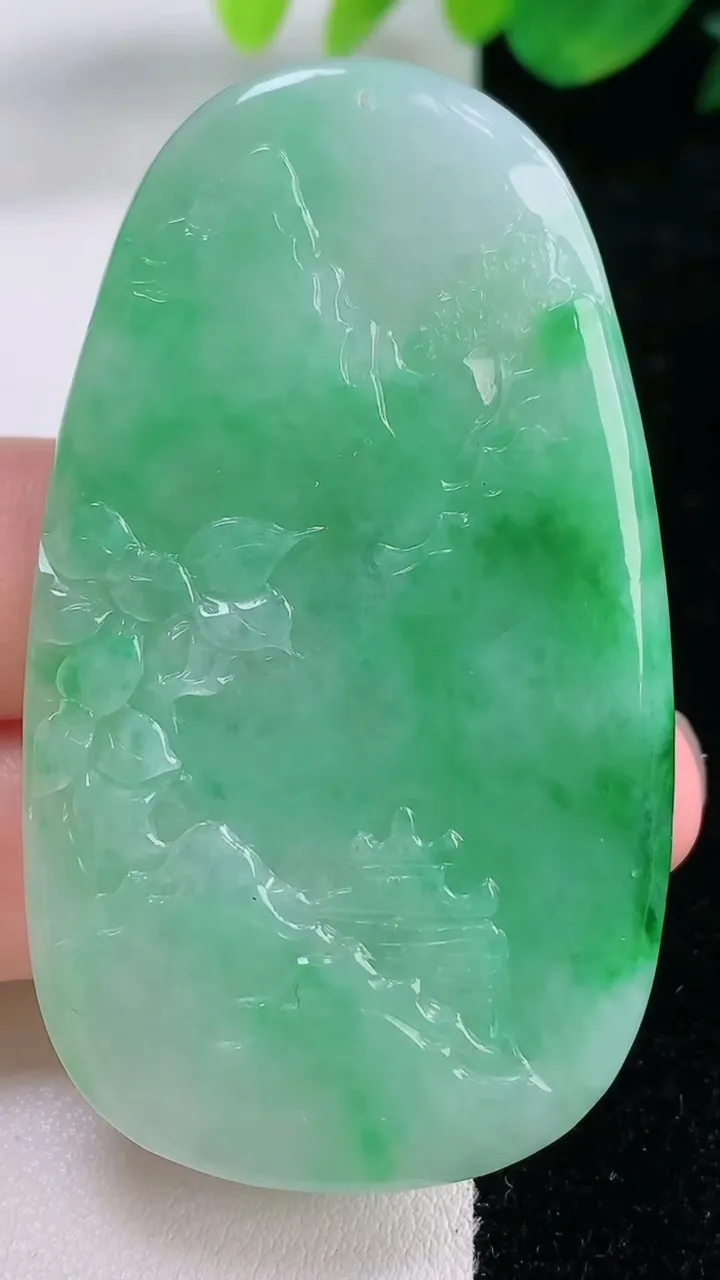 天然A货翡翠山水牌吊坠，尺寸61.2-34.5-6.2，重量:29.63g
12月1日