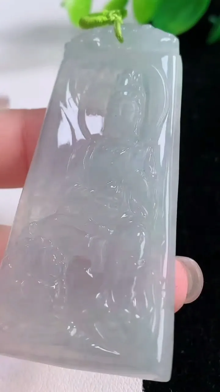 天然A货翡翠文殊菩萨吊坠，尺寸64.4-34.6-5，重量:23.81g
12月1日