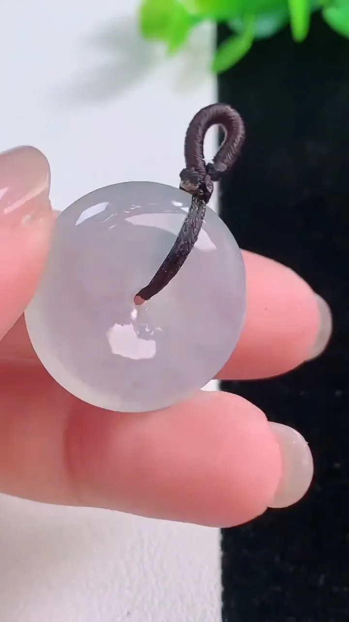 天然A货翡翠平安扣吊坠，尺寸23-5.6，重量:6.16g
12月1日