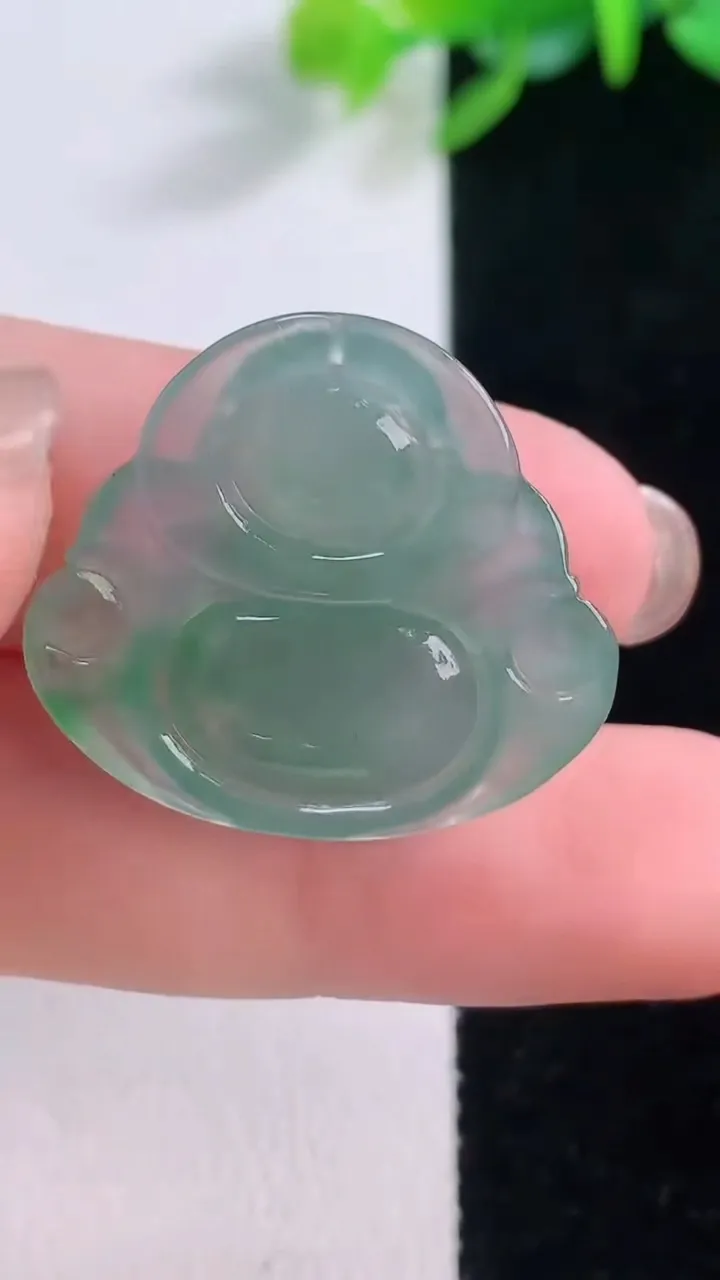 天然A货翡翠佛公吊坠，尺寸23.7-26.2-5.6，重量:5.02g
12月1日