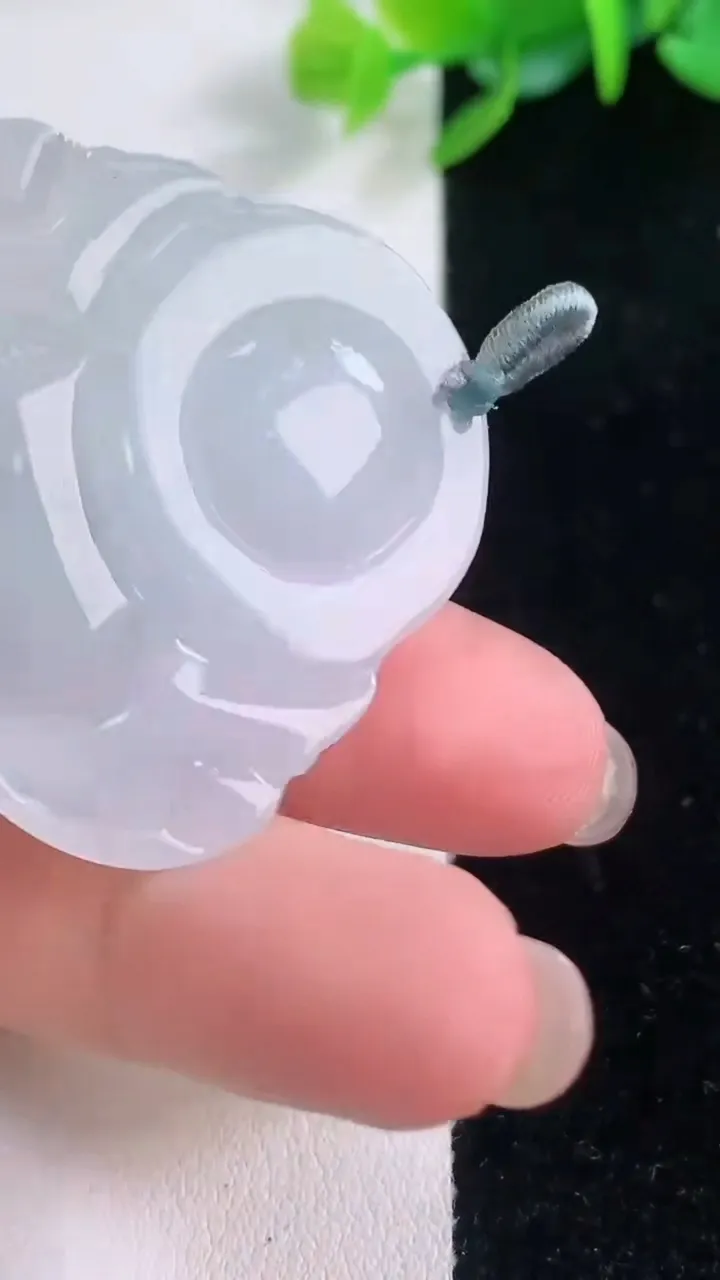 天然A货翡翠冰种飘花佛公吊坠，尺寸36.3-40.3-7.3，重量:14.73g
12月1日