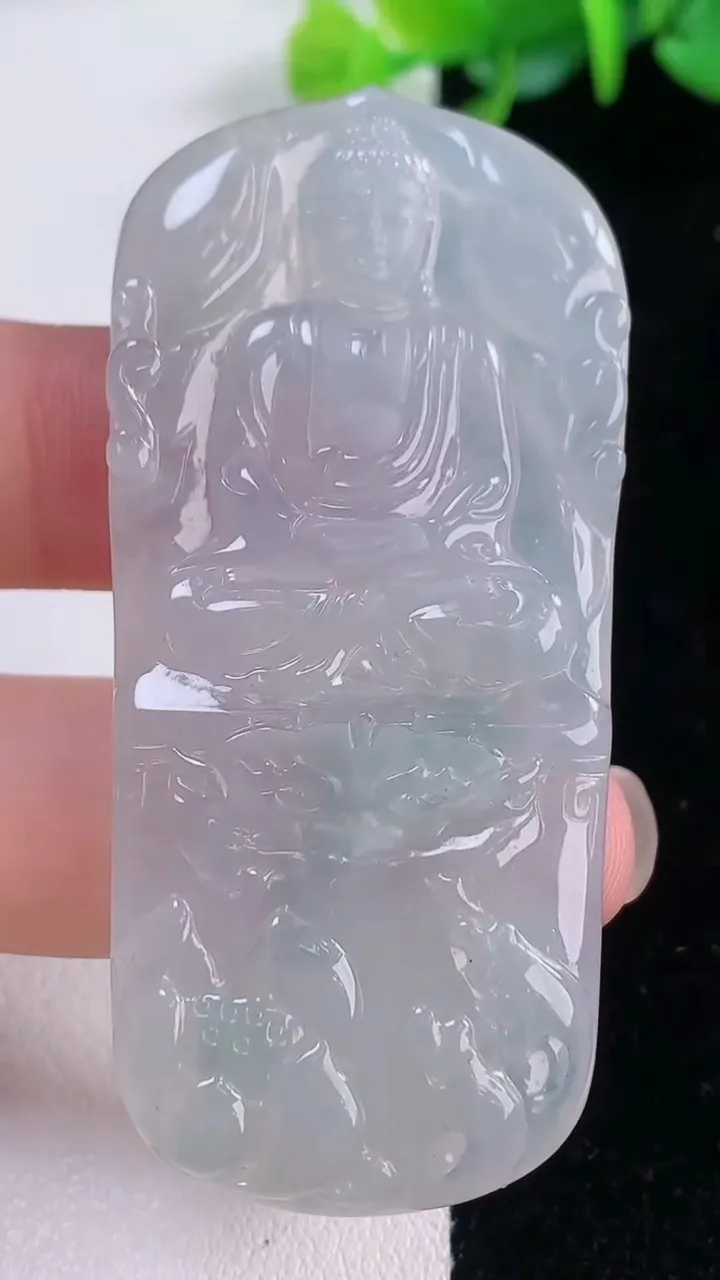 天然A货翡翠文殊菩萨吊坠，尺寸62-28.4-4.5，重量:19.67g
12月1日