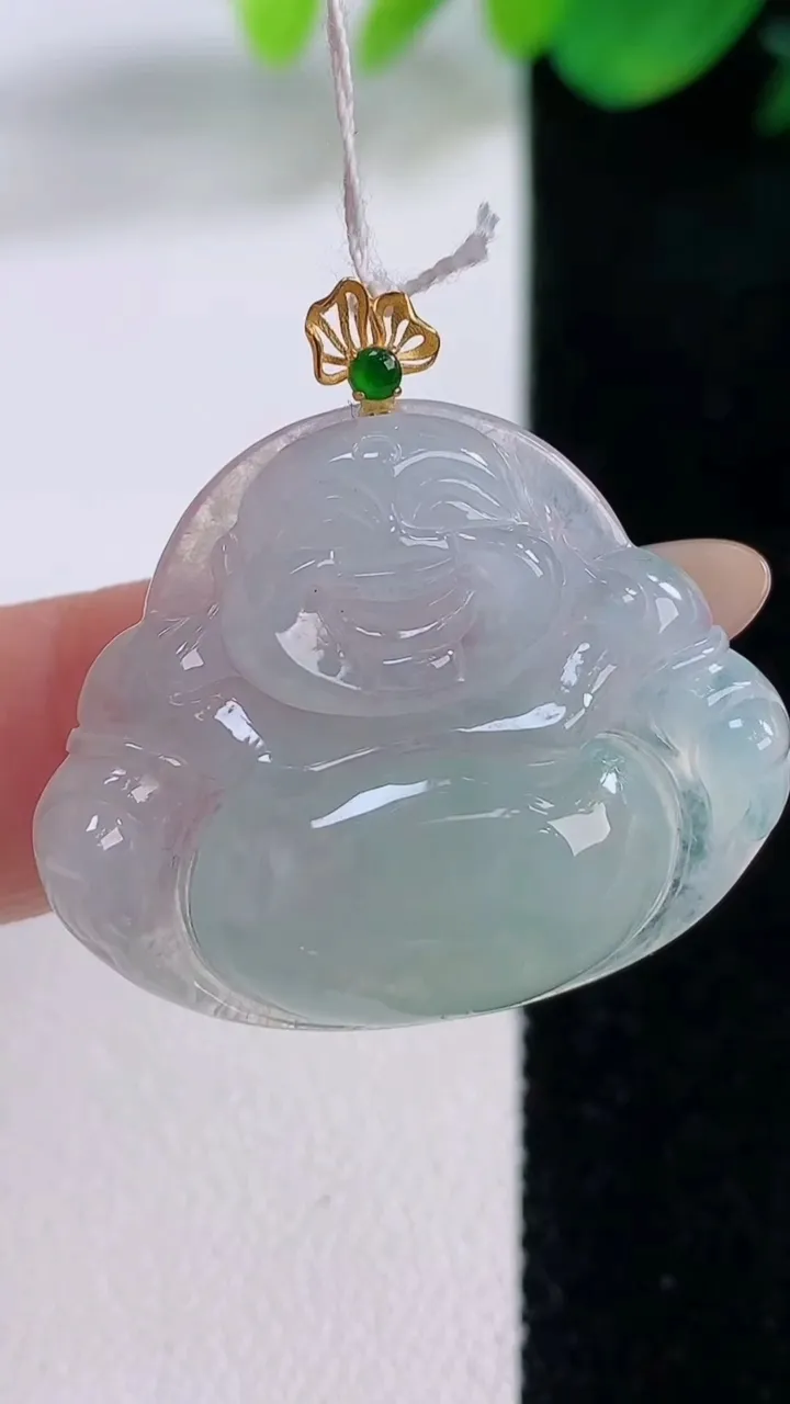 天然A货翡翠佛公吊坠，尺寸26.3-31.2-5.8，重量:6.89g
12月1日