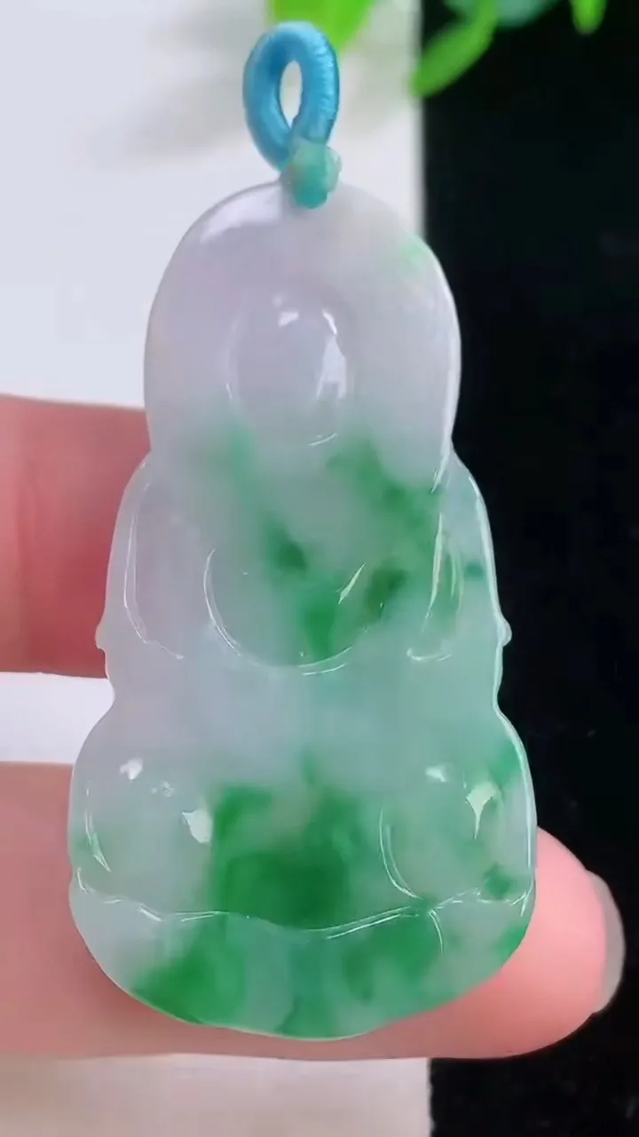 天然A货翡翠观音菩萨吊坠，尺寸44-24-4.5，重量:9.18g
12月1日