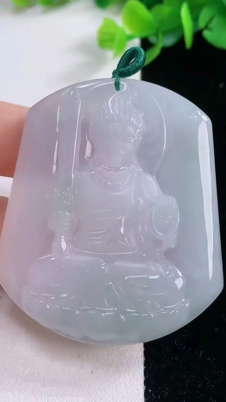 天然A货翡翠不动明王吊坠，尺寸54.2-44.6-5，重量:25.78g
12月1日