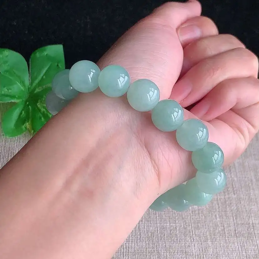 a货翡翠老坑冰种甜绿晴绿圆珠佛珠手串17颗  尺寸13mm 重量53.16g 1130