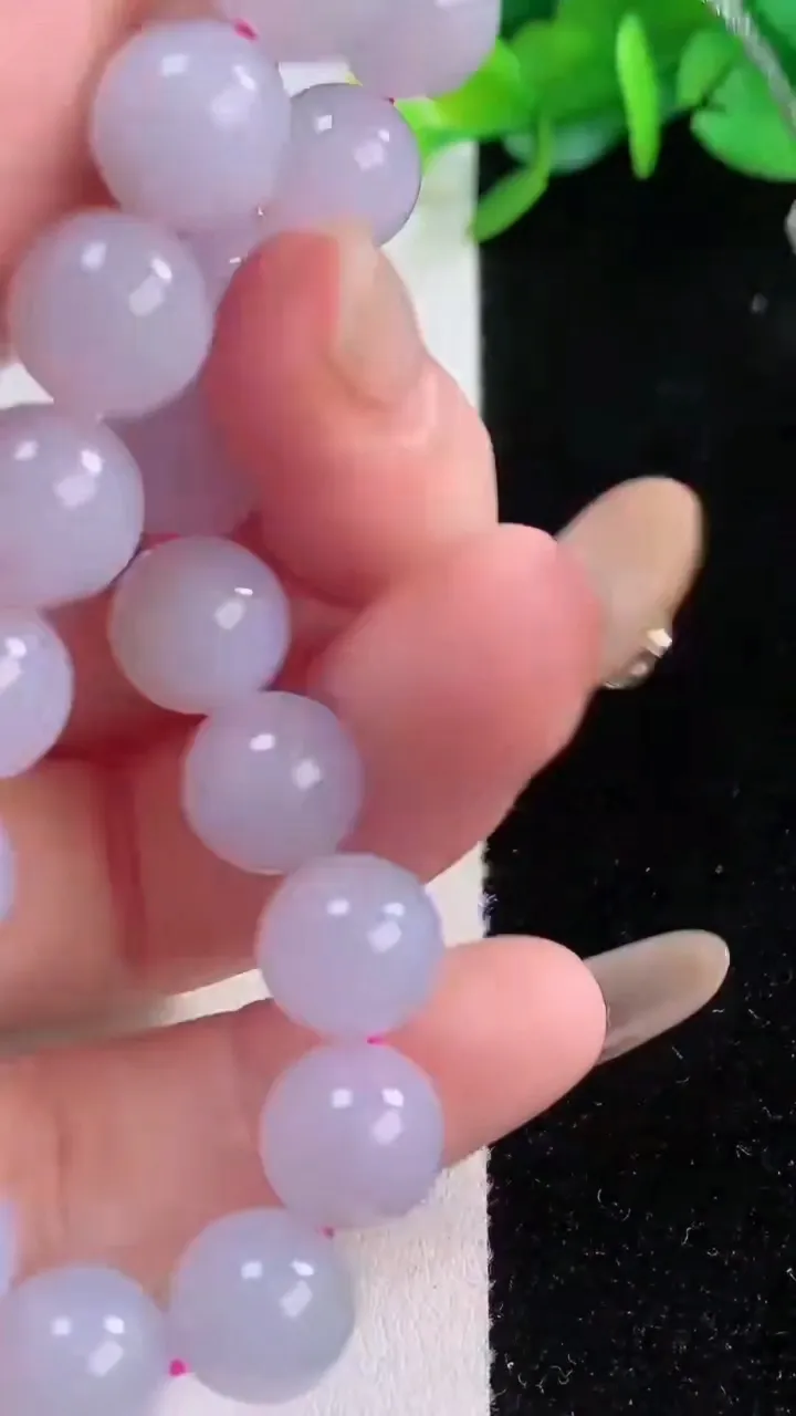 天然A货翡翠种紫罗兰圆珠手串19颗，尺寸9.7，重量:32.04g12月1日
工厂直销收藏佳品,种好水足，色泽均匀，有种有色，上手高大气！