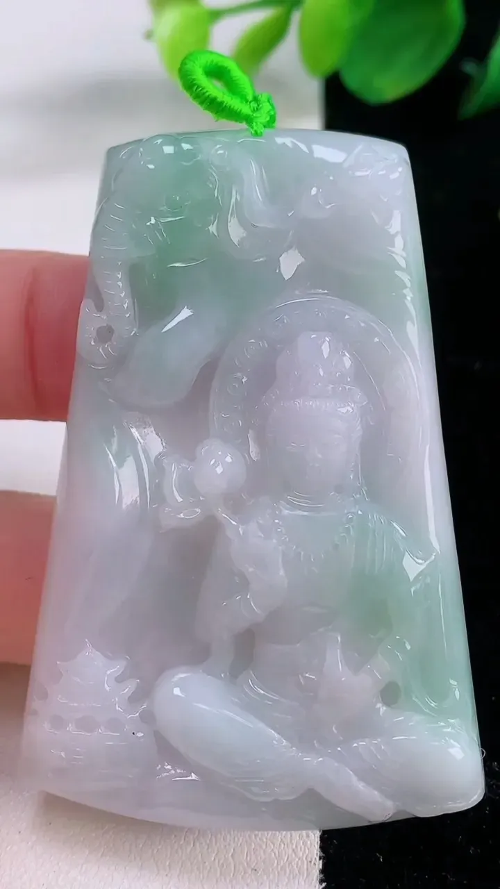 天然A货翡翠普贤菩萨吊坠，尺寸61.4-39.3-6.9，重量:34.60g
12月1日