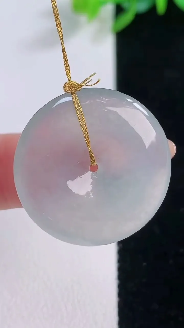 天然A货翡翠平安扣吊坠，尺寸25.4-4.6，重量:6.33g
12月1日