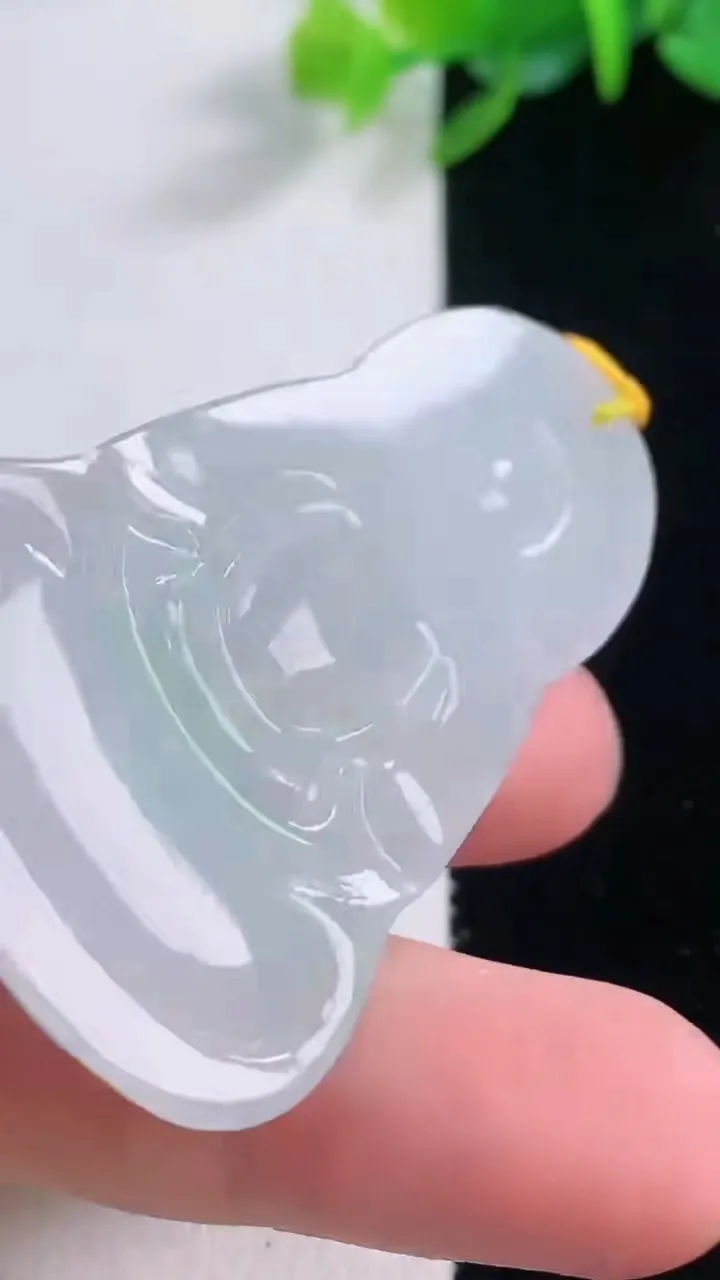 天然A货翡翠大日如来吊坠，尺寸51-33.6-5，重量:16.24g
12月1日