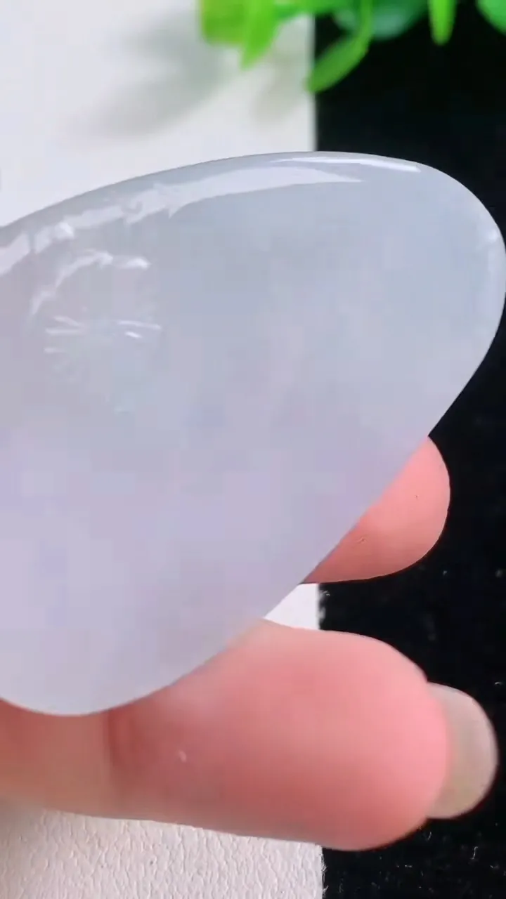 天然A货翡翠普贤菩萨吊坠，尺寸50-32.2-5.6，重量:19.05g
12月1日