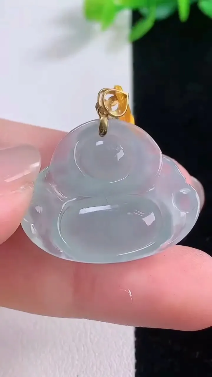 天然A货翡翠佛公吊坠，尺寸23-28.5-5.7，重量:5.34g
12月1日