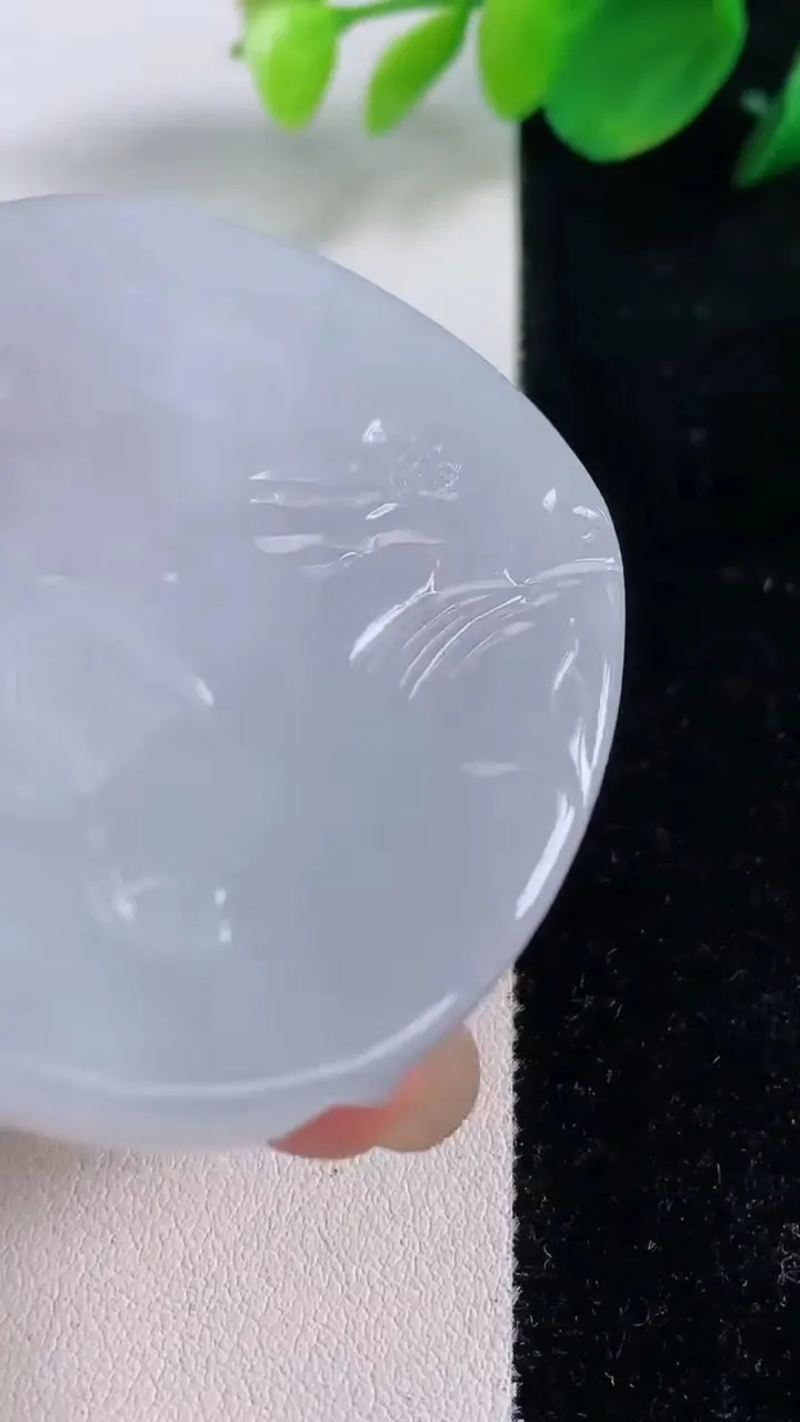 天然A货翡翠文殊菩萨吊坠，尺寸55.6-50.2-8.7，重量:53.97g
12月1日