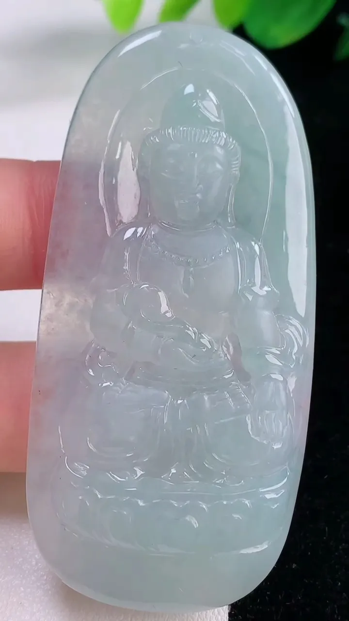 天然A货翡翠大势至菩萨吊坠，尺寸67.7-31.7-5.6，重量:26.21g
12月1日