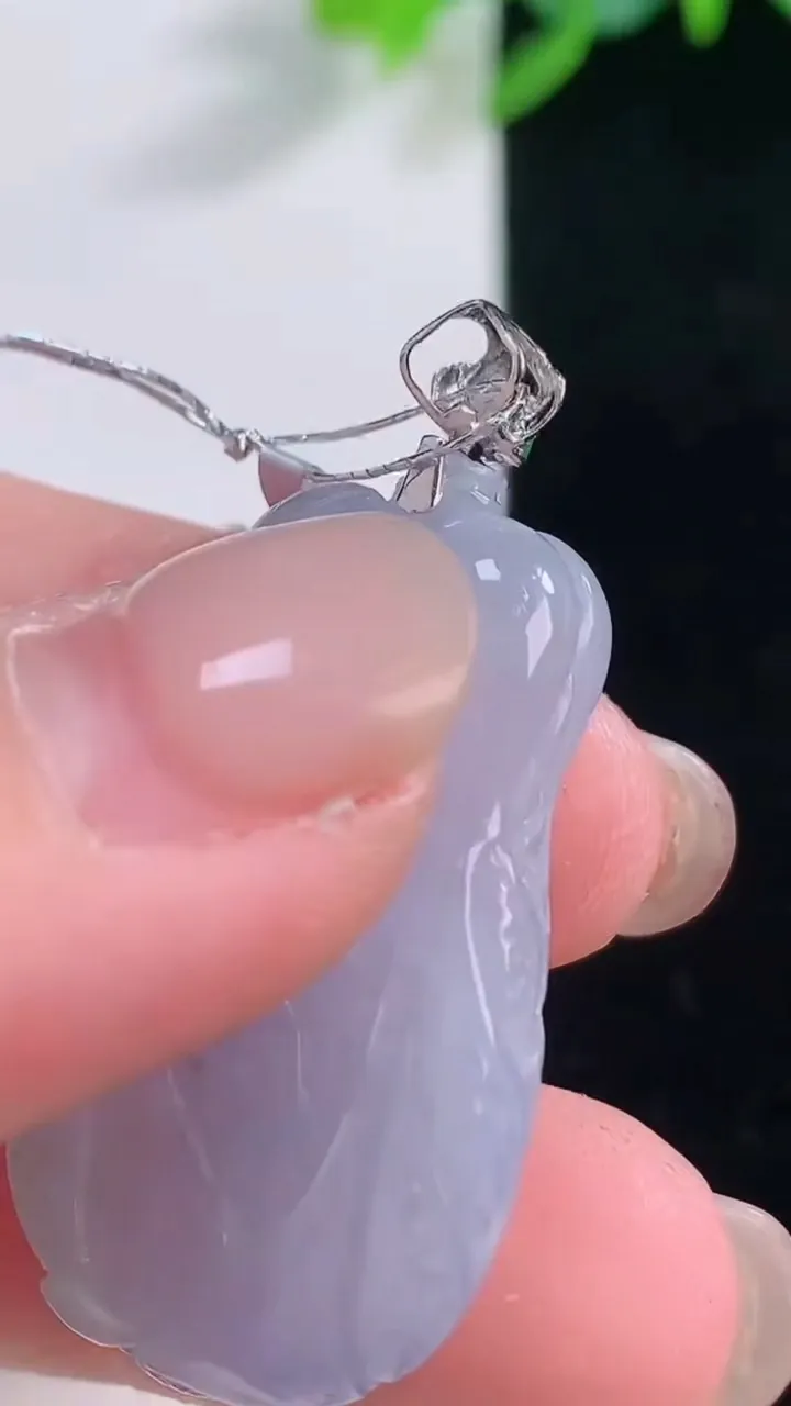 天然A货翡翠种紫罗兰白菜吊坠，尺寸33.2-19-6.7，重量:9.29g
12月1日