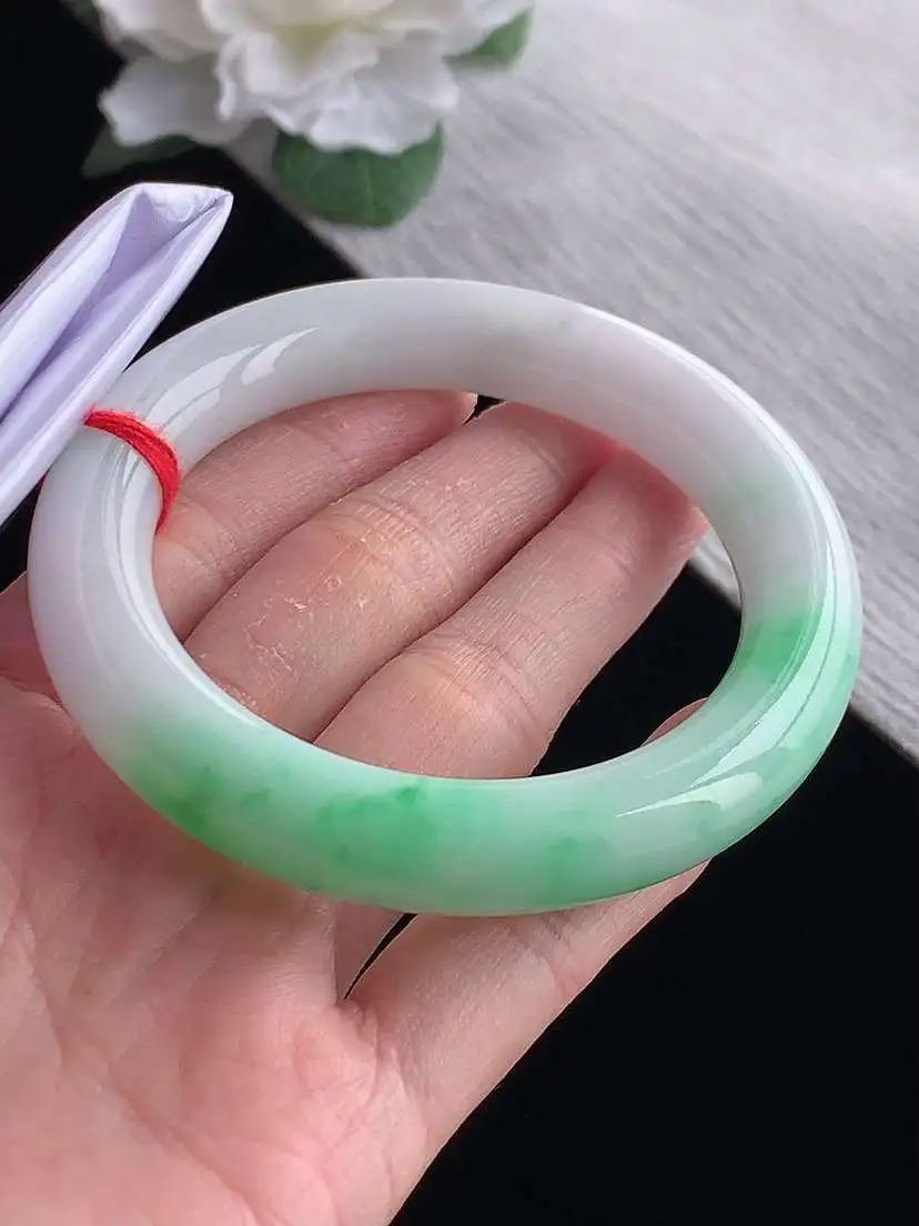 a货翡翠老坑冰种白底青飘绿圆条手镯55-56圈口  尺寸55.2×11.2mm 1130