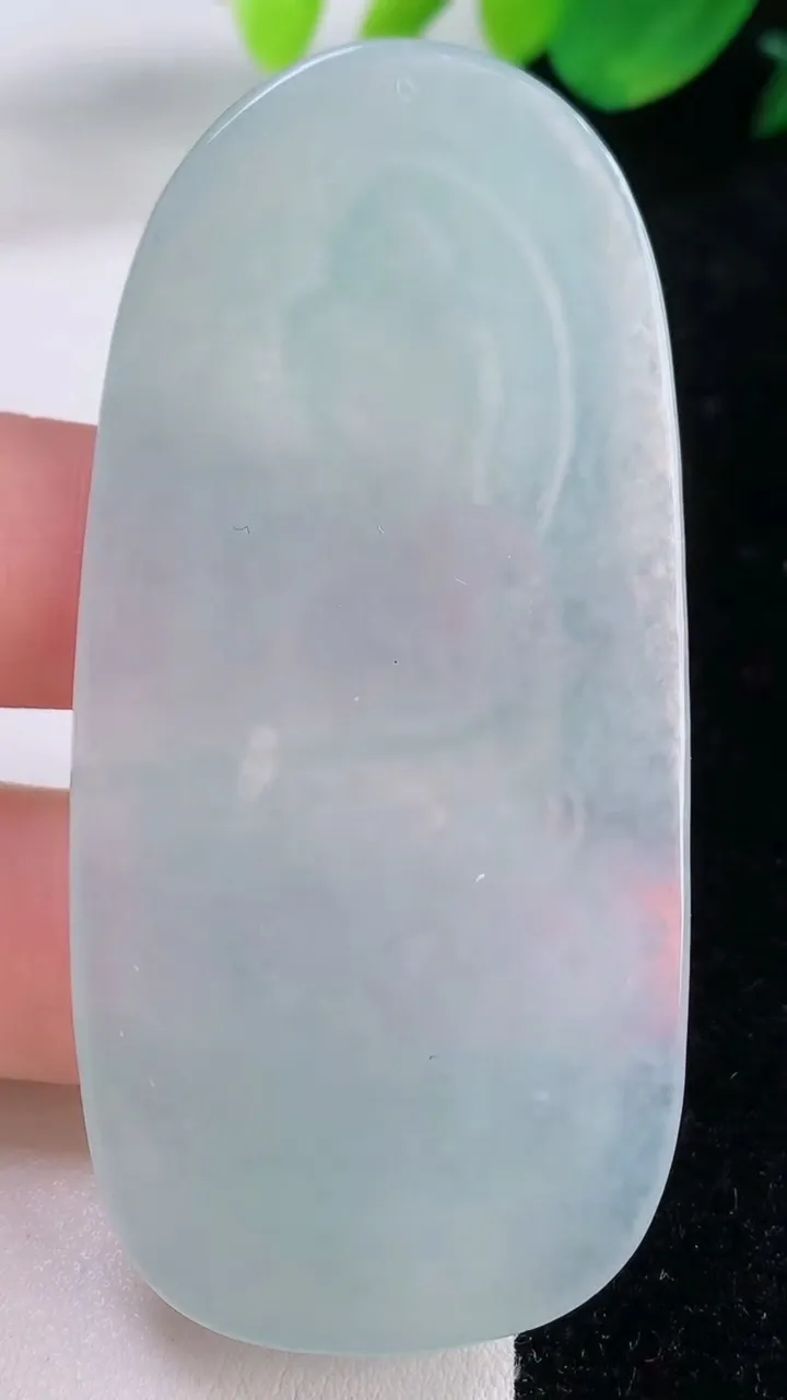 天然A货翡翠大势至菩萨吊坠，尺寸67.7-31.7-5.6，重量:26.21g
12月1日