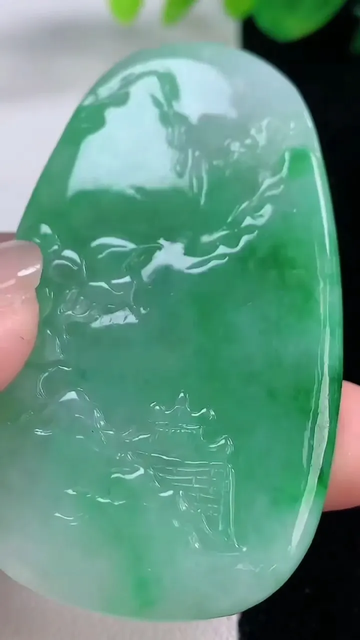 天然A货翡翠山水牌吊坠，尺寸61.2-34.5-6.2，重量:29.63g
12月1日