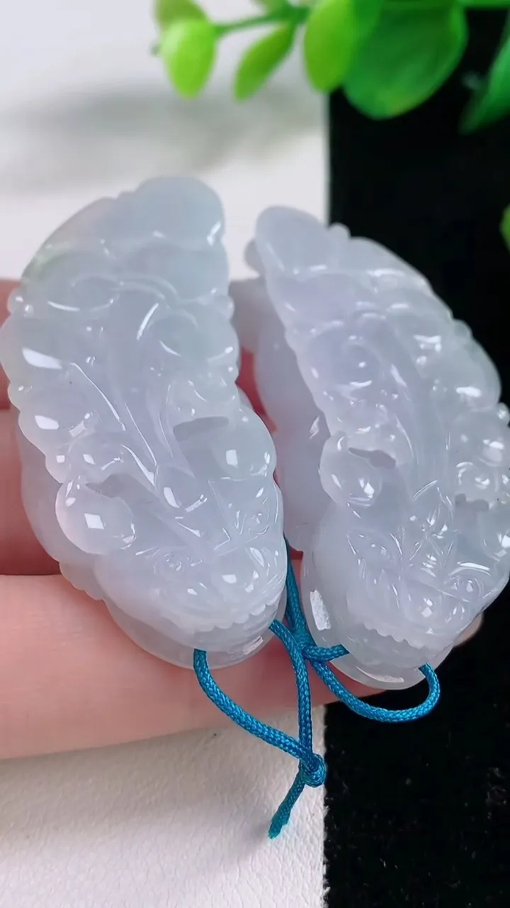 天然A货翡翠紫罗兰貔貅吊坠一对，尺寸49-22-11，重量:58.48g
12月1日