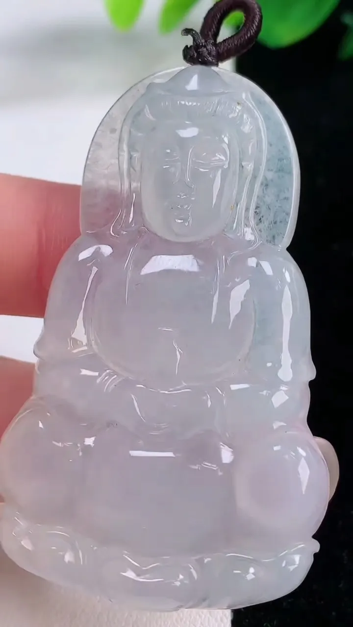 天然A货翡翠观音菩萨吊坠，尺寸57.2-34.6-5.6，重量:20.38g
12月2日