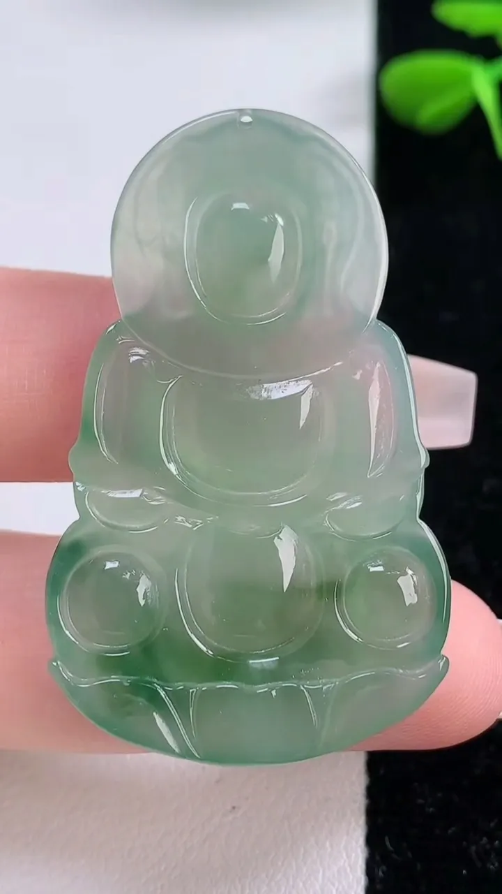 天然A货翡翠观音菩萨吊坠，尺寸45.5-28-4.2，重:9.77g
12月2日