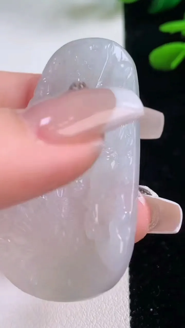 天然A货翡翠御龙不动明王吊坠，尺寸53.6-29.8-5.8，重量:20.87g
12月2日