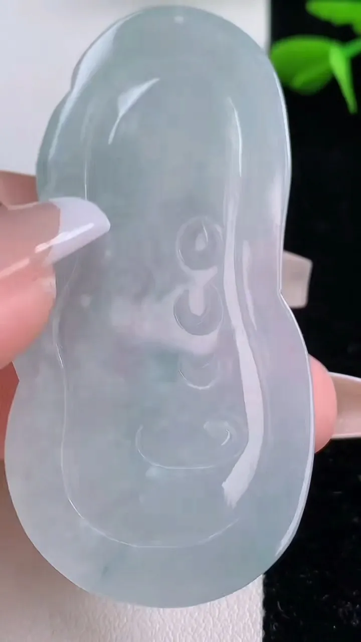 天然A货翡翠飘花普贤菩萨吊坠，尺寸64.5-31.8-6，重:23.23g
12月2日