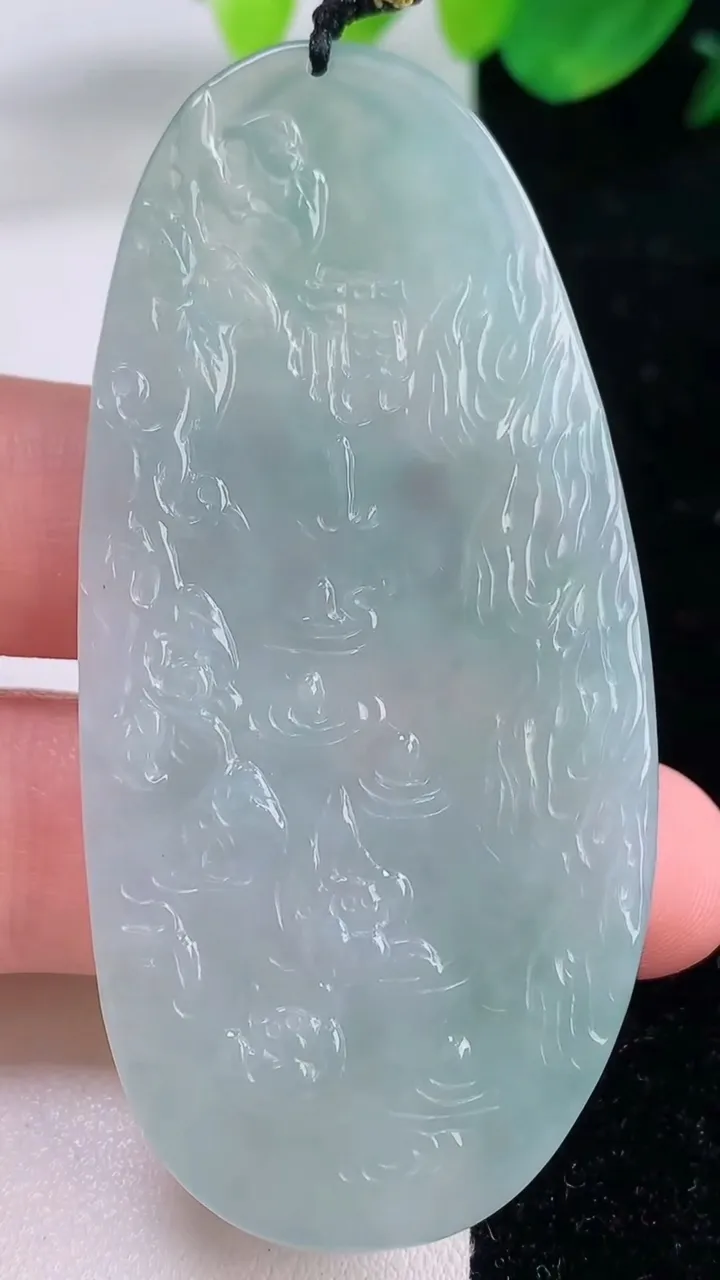 天然A货翡翠普贤菩萨吊坠，尺寸66.5-31.3-4.5，重量:24.00g
12月2日