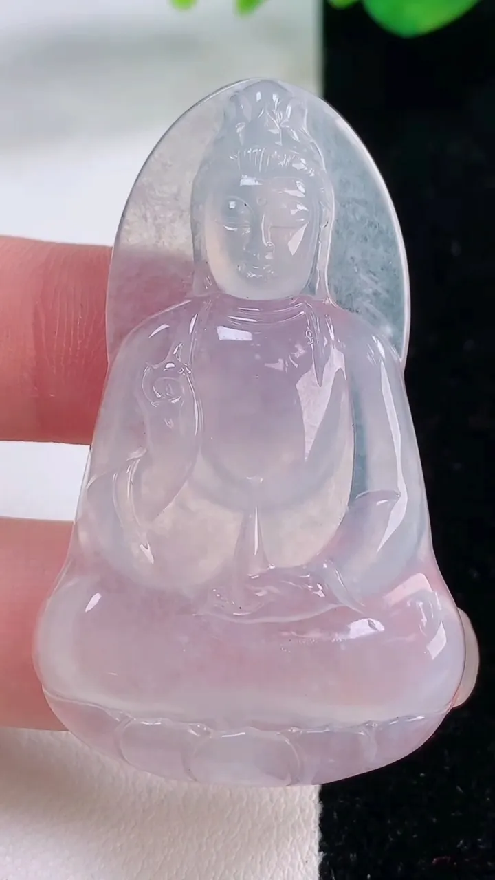 天然A货翡翠种白冰素衣观音吊坠，尺寸51.3-31.3-5.5，重量:15.32g
12月2日